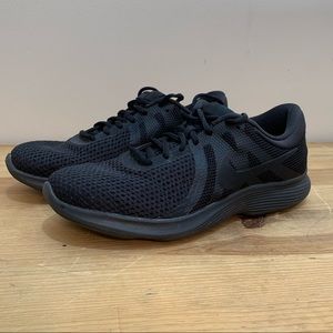 Nike Black Revolution 4 Size 9 SN 908999-002